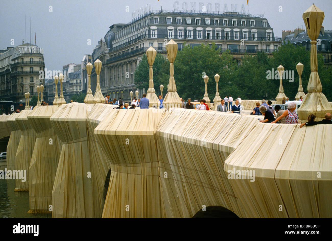 France Ile De France Paris The Pont Neuf Bridge Across River Seine Wrapped By The Artist Christo As An Installation Sculpture. Stock Photo