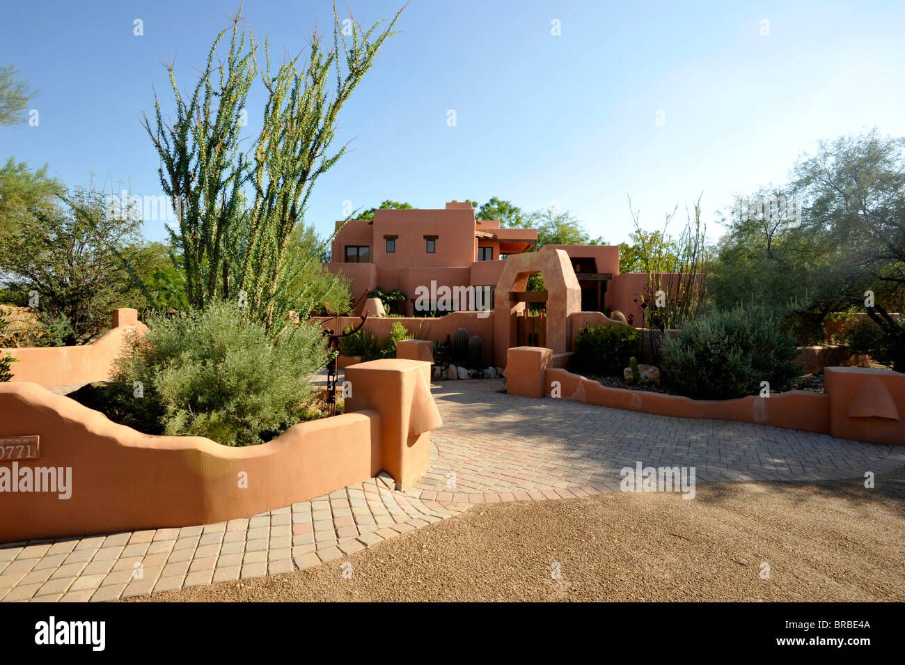 Contemporary adobe home in Phoenix Stock Photo