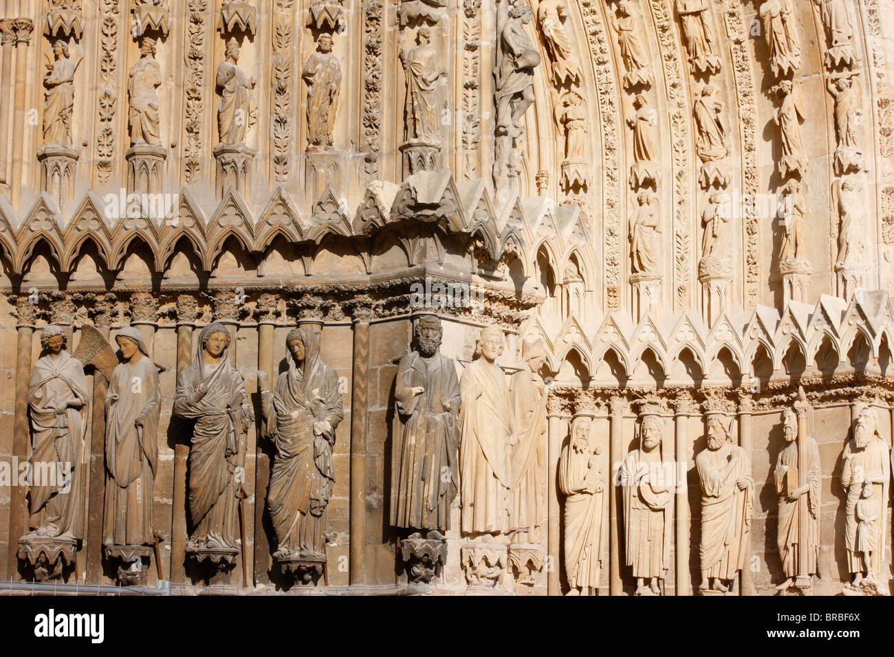 Splay and arches on the west front of Reims cathedral, UNESCO World Heritage Site, Reims, Marne, France Stock Photo