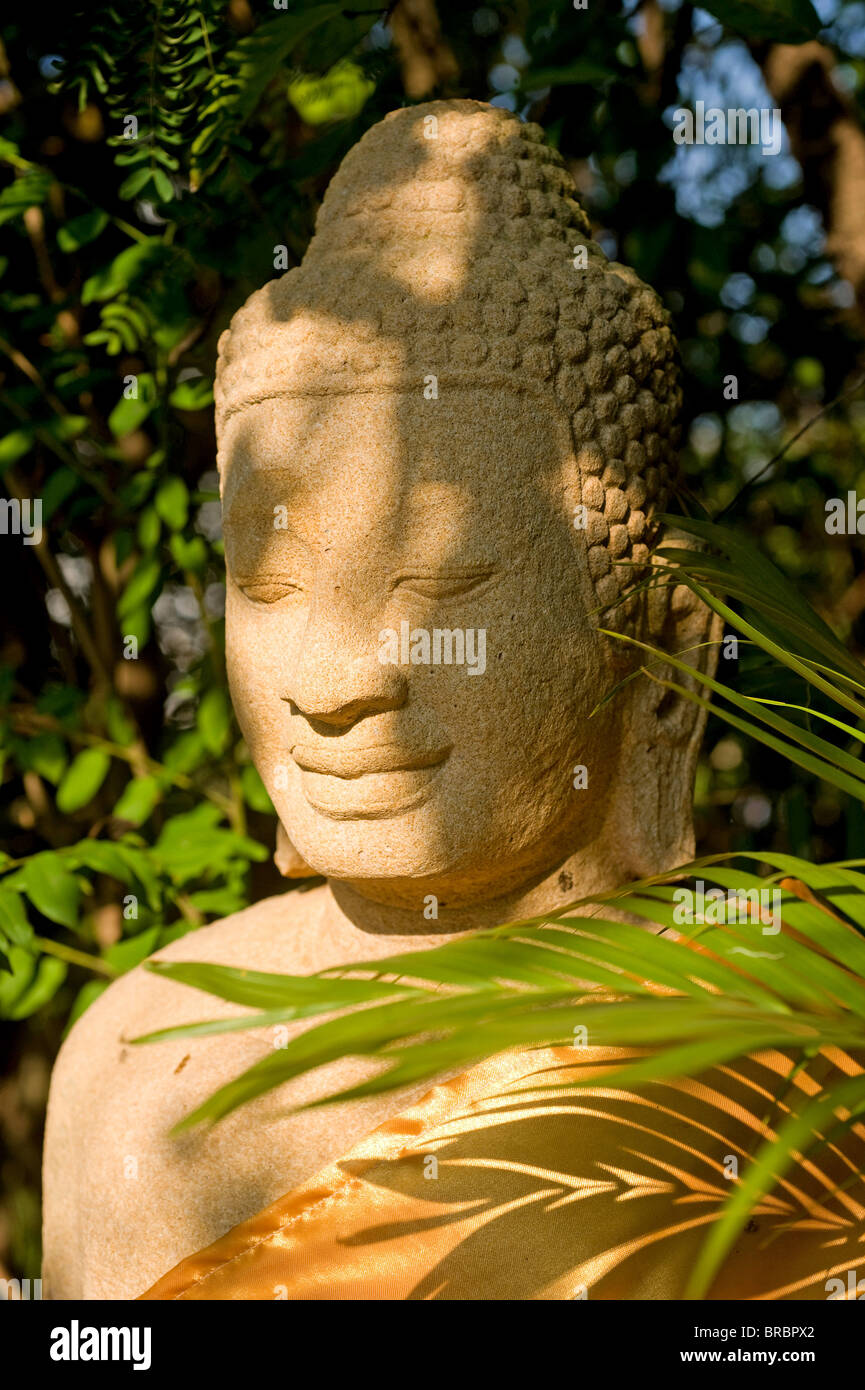Buddha statue in the Royal Garden, Phnom Penh, Cambodia Stock Photo - Alamy