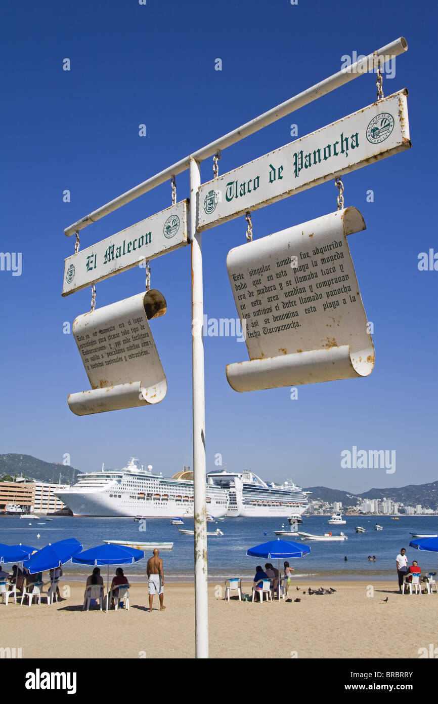 Tlacopanocha Beach in Old Town Acapulco, State of Guerrero, Mexico Stock  Photo - Alamy