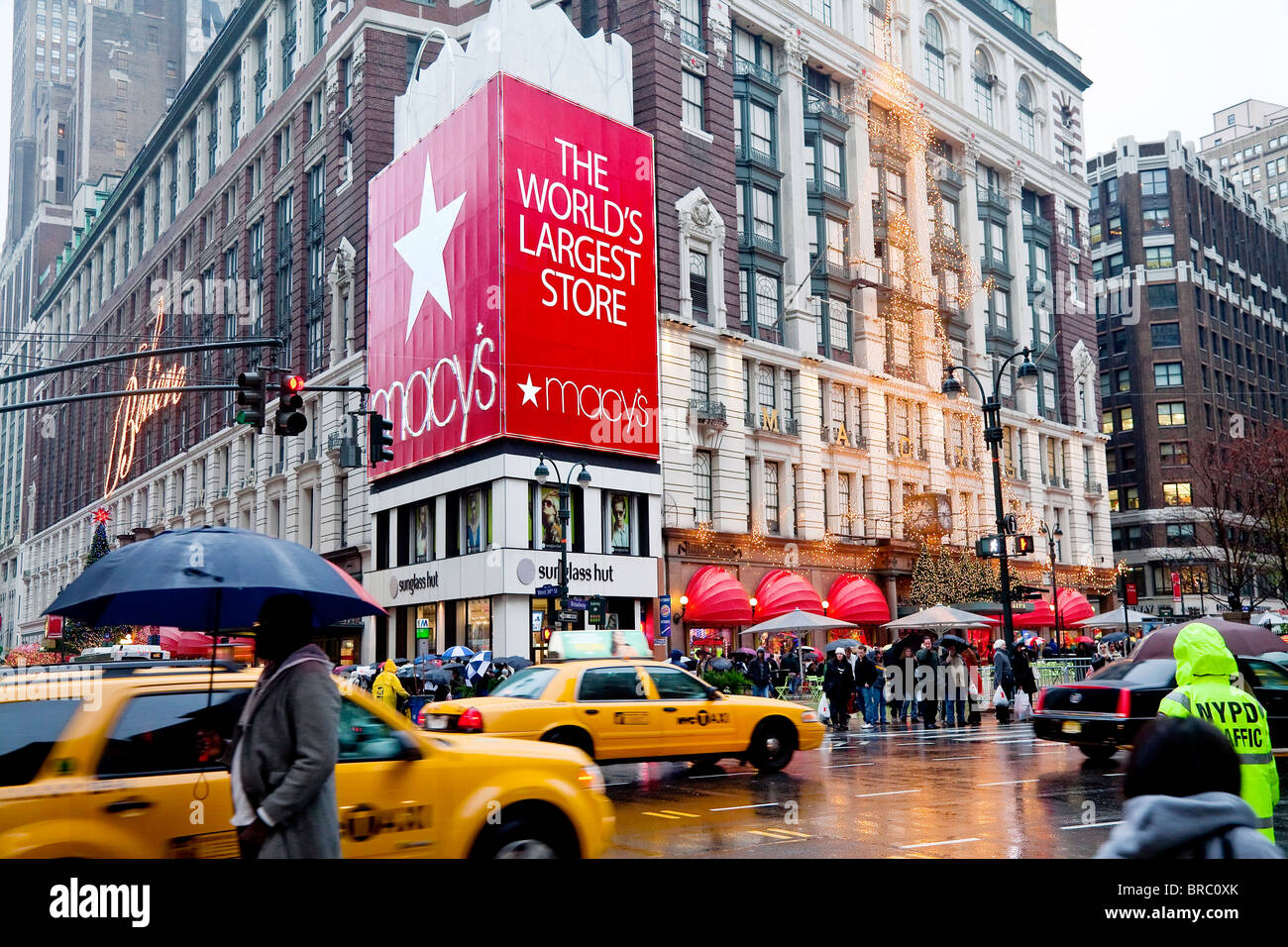 Macy's flagship store on Sixth Avenue, Manhattan, New York City, New York, USA Stock Photo