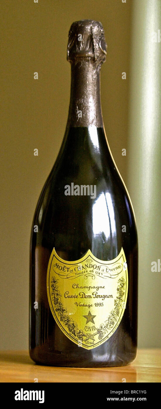 Alcoholic beverage, drink, fermented, social problems. MOET AND CHANDON DOM PERIGNON CHAMPAGNE VINTAGE CHAMPAGNE Stock Photo