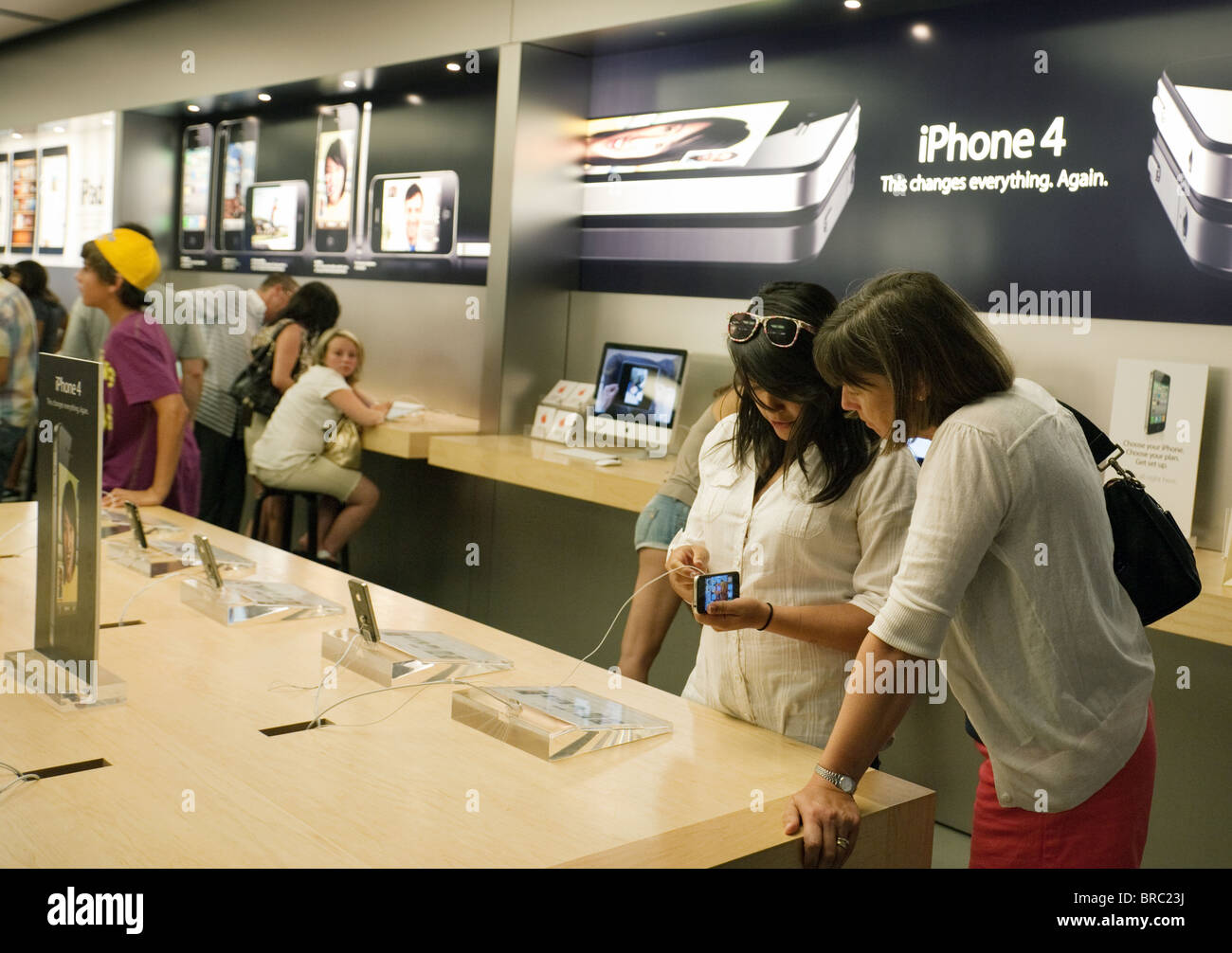 People entering the Apple Store, The Fashion Show Mall, Las Vegas