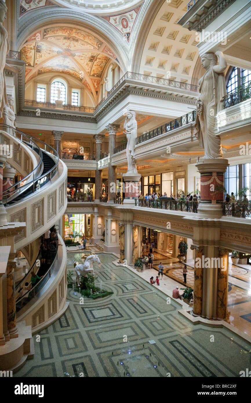 935 Forum Shops At Caesars Palace Stock Photos, High-Res Pictures, and  Images - Getty Images