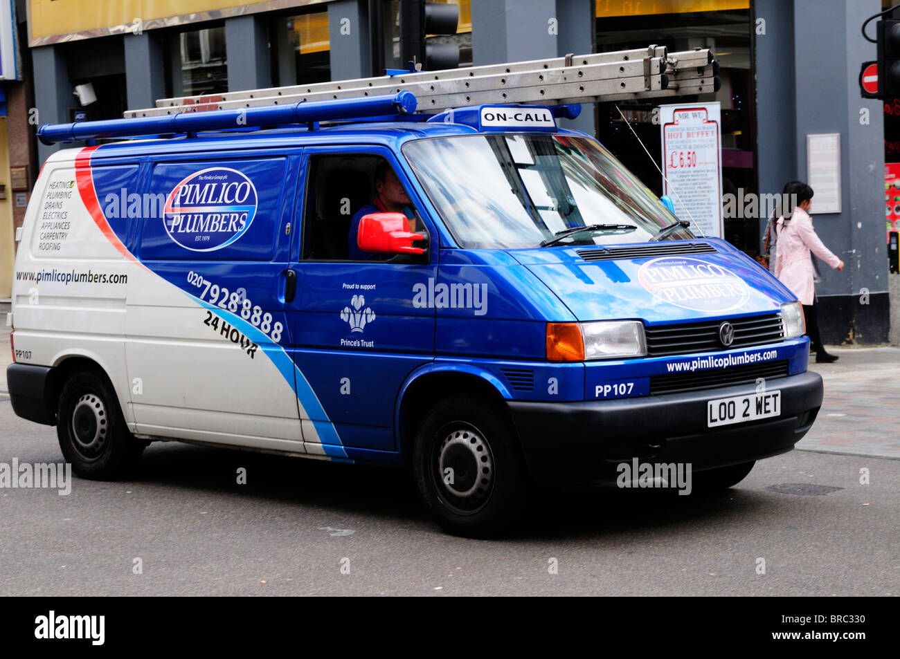Pimlico Plumbers Van with apt LOO 2 WET numberplate registration
