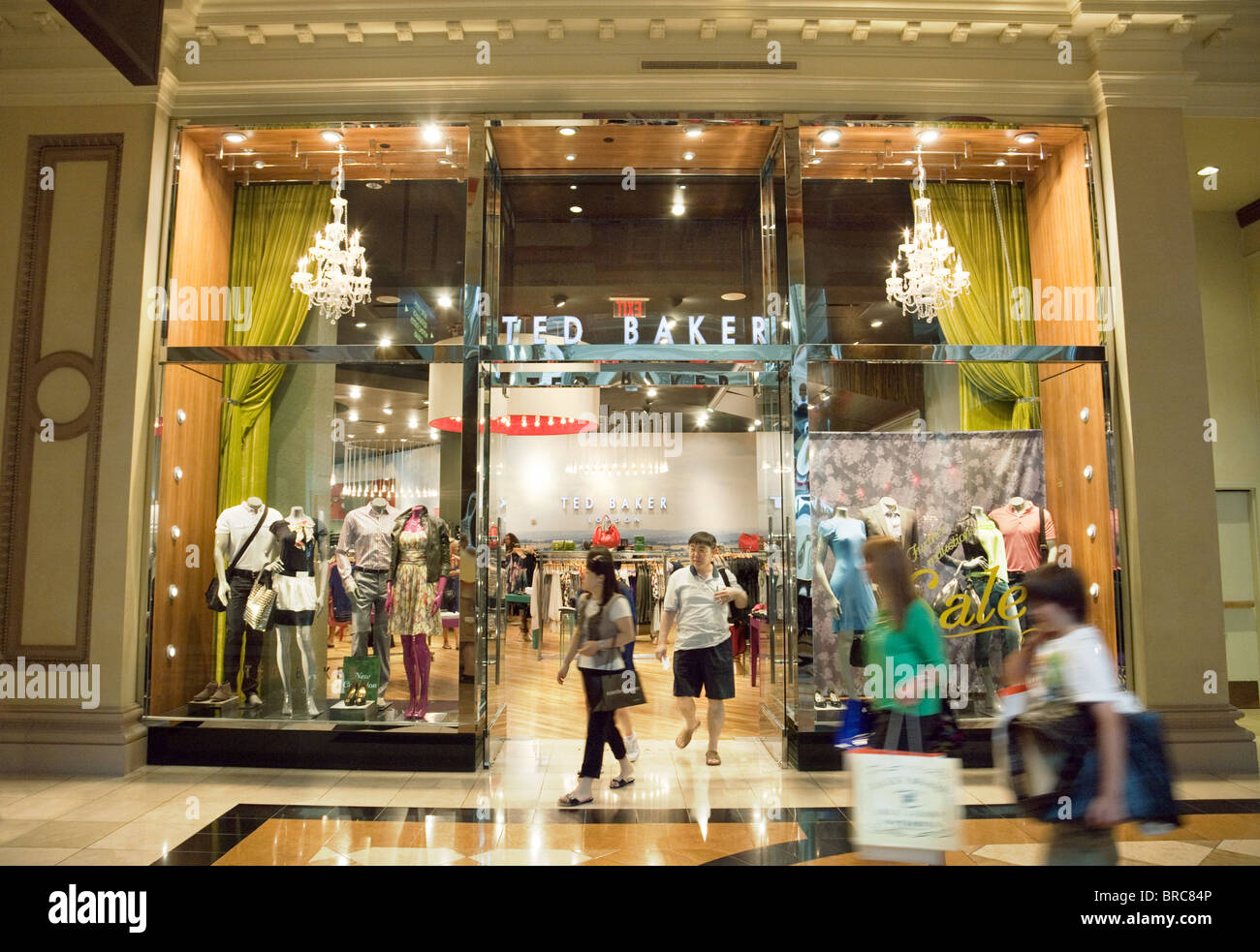 Ted baker store hi-res stock photography and images - Alamy