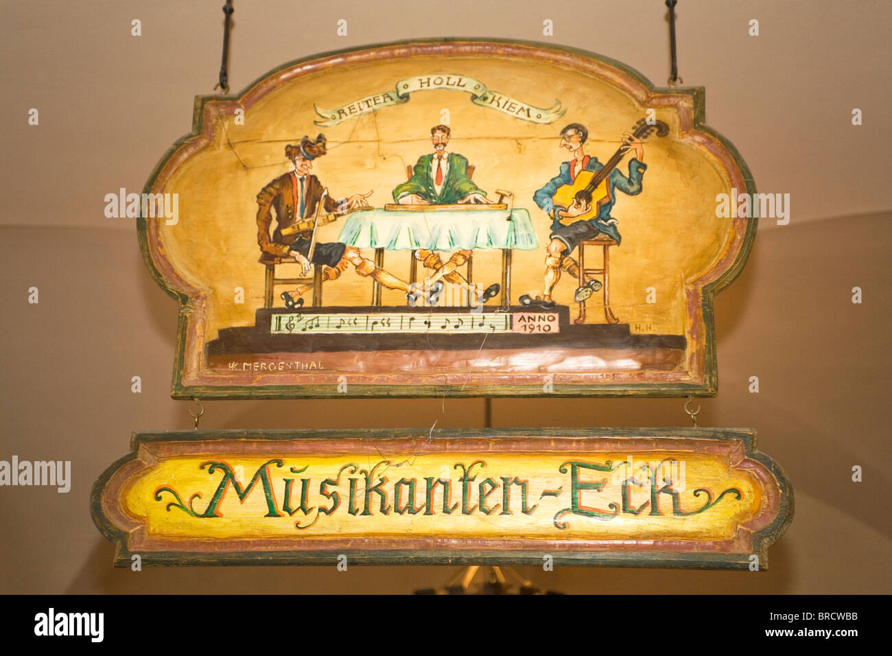 A sign for a regulars' table (Stammtisch) for musicians in the Hofbraeuhaus in Munich, Bavaria, Germany. Stock Photo