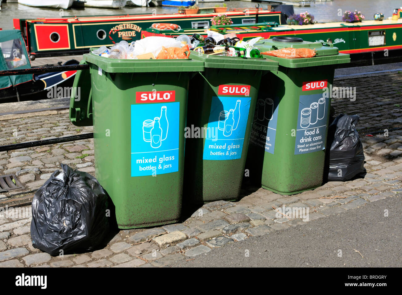 Empty Wheelie Bins High Resolution Stock Photography and Images - Alamy