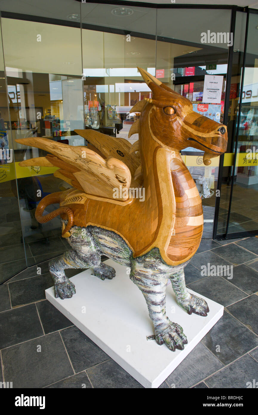 Wood dragon hi-res stock photography and images - Alamy
