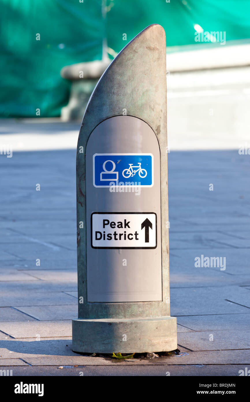 Sign for cycle lane, route to the Peak District, Sheffield Stock Photo