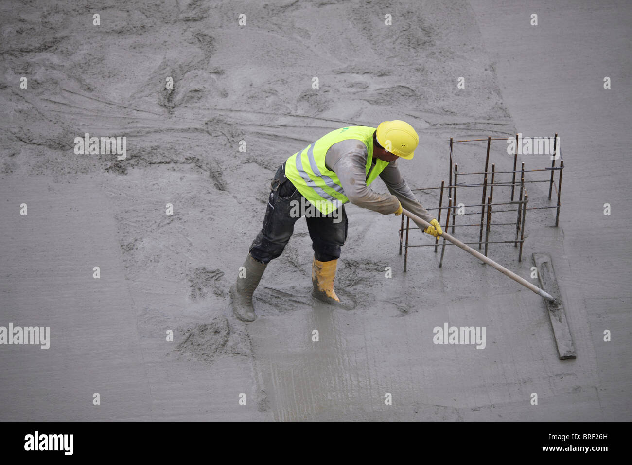 DEU, 20100907, Bauarbeiter beim Betonieren Copyright (c) Gerhard Leber Stock Photo