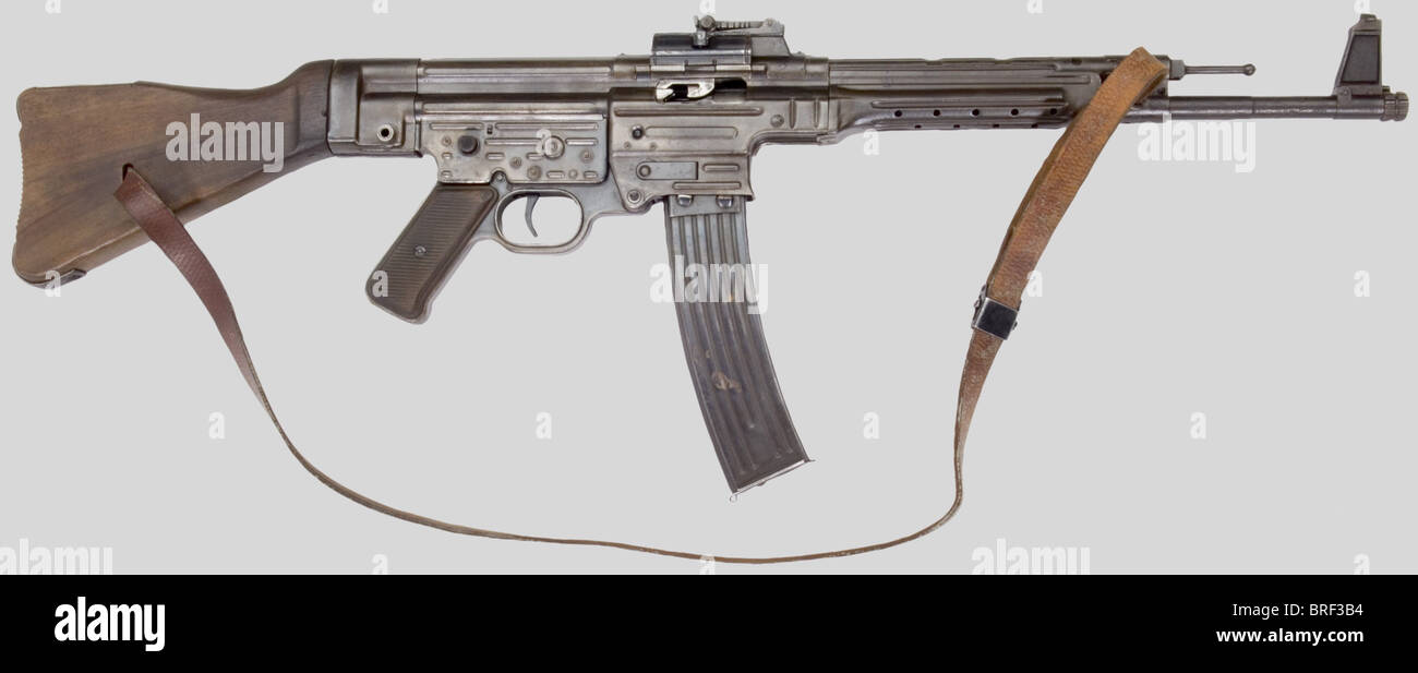 Assaut Sur L Unité 33 Armes à feu, Fusil d'assaut MP43., Calibre 8 x 33, no. 8512d/44 Stock