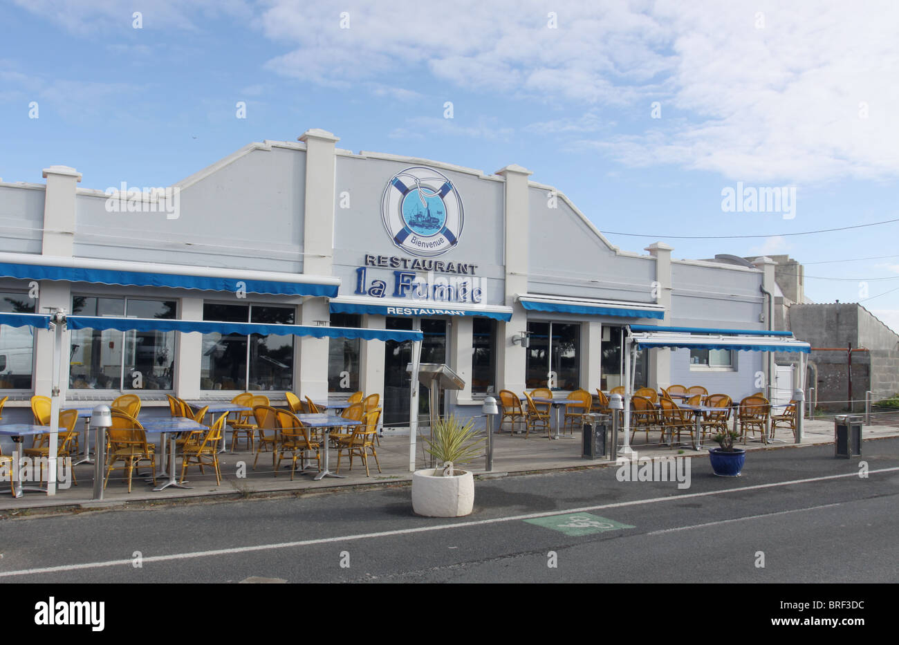 La fumee restaurant hi-res stock photography and images - Alamy