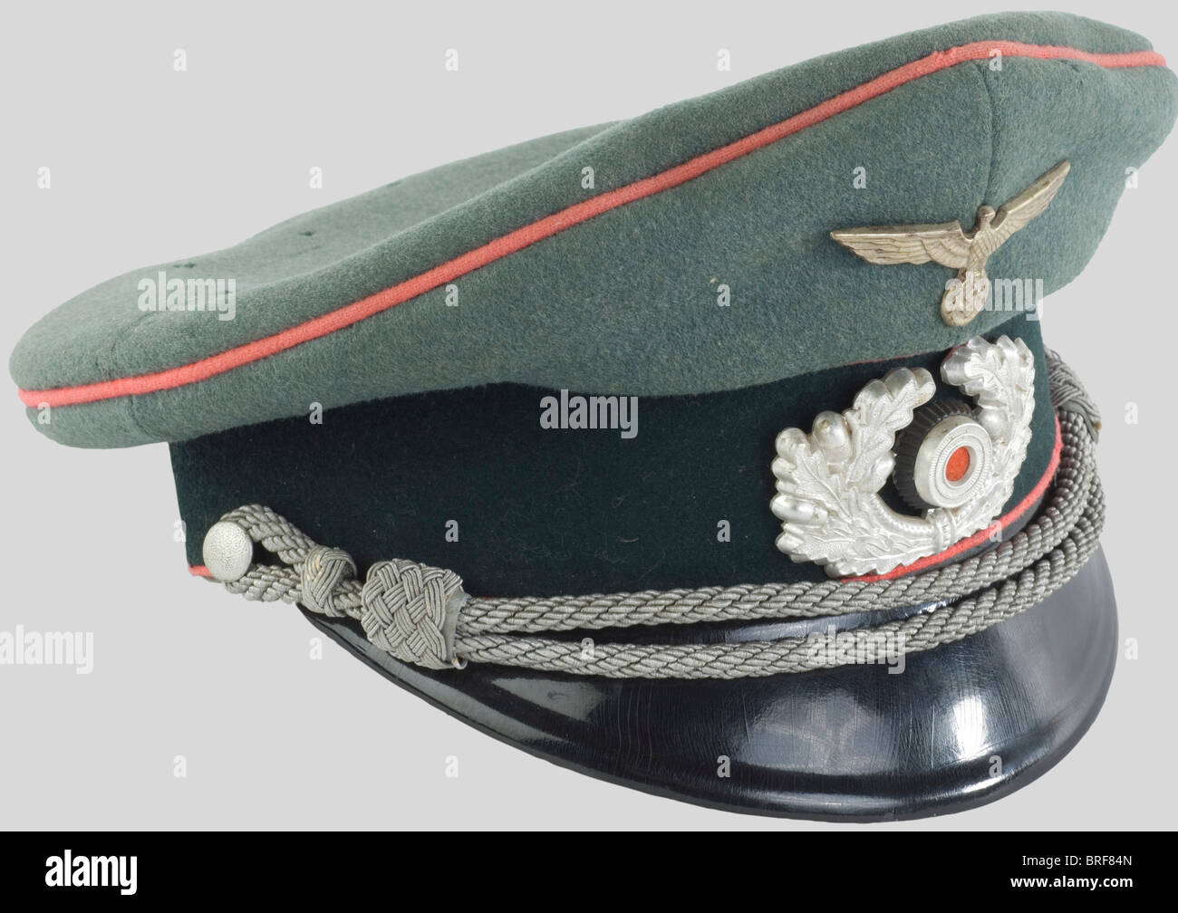Wehrmacht, Casquette d'Officier des Régiments de Panzer Truppe, tissu Stock  Photo - Alamy