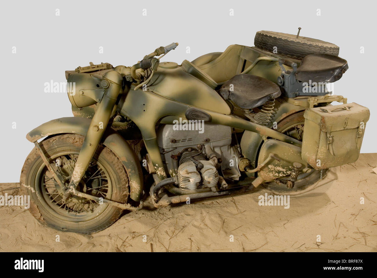 A Zündapp K750 with side-car "Steib", Very good condition and presentation  without any trace of corrosion visible. Beige colour with "Normandie"  camouflage. Incomplete motorcycle, to be restored. Engine not jammed, but  not