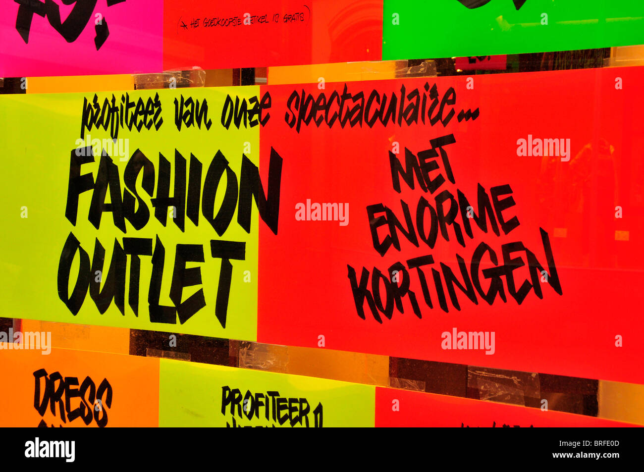 Fashion outlet hi-res stock photography and images - Alamy