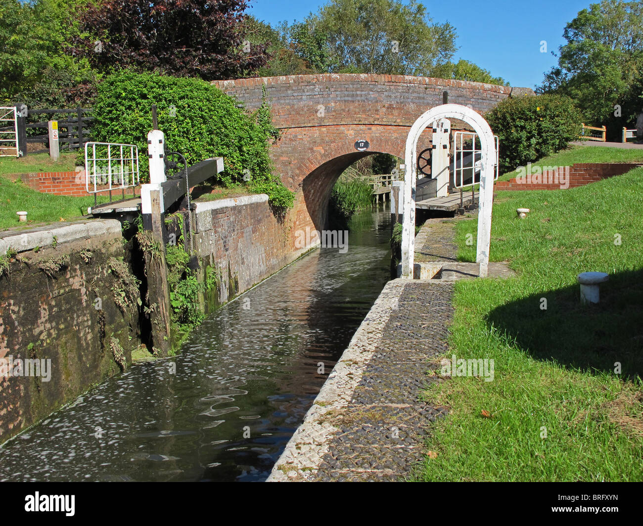 Taunton and Bridgwater Canal Maunsel lock Stock Photo - Alamy