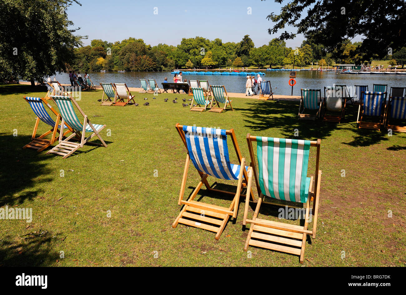Hyde park the serpentine hi-res stock photography and images - Alamy