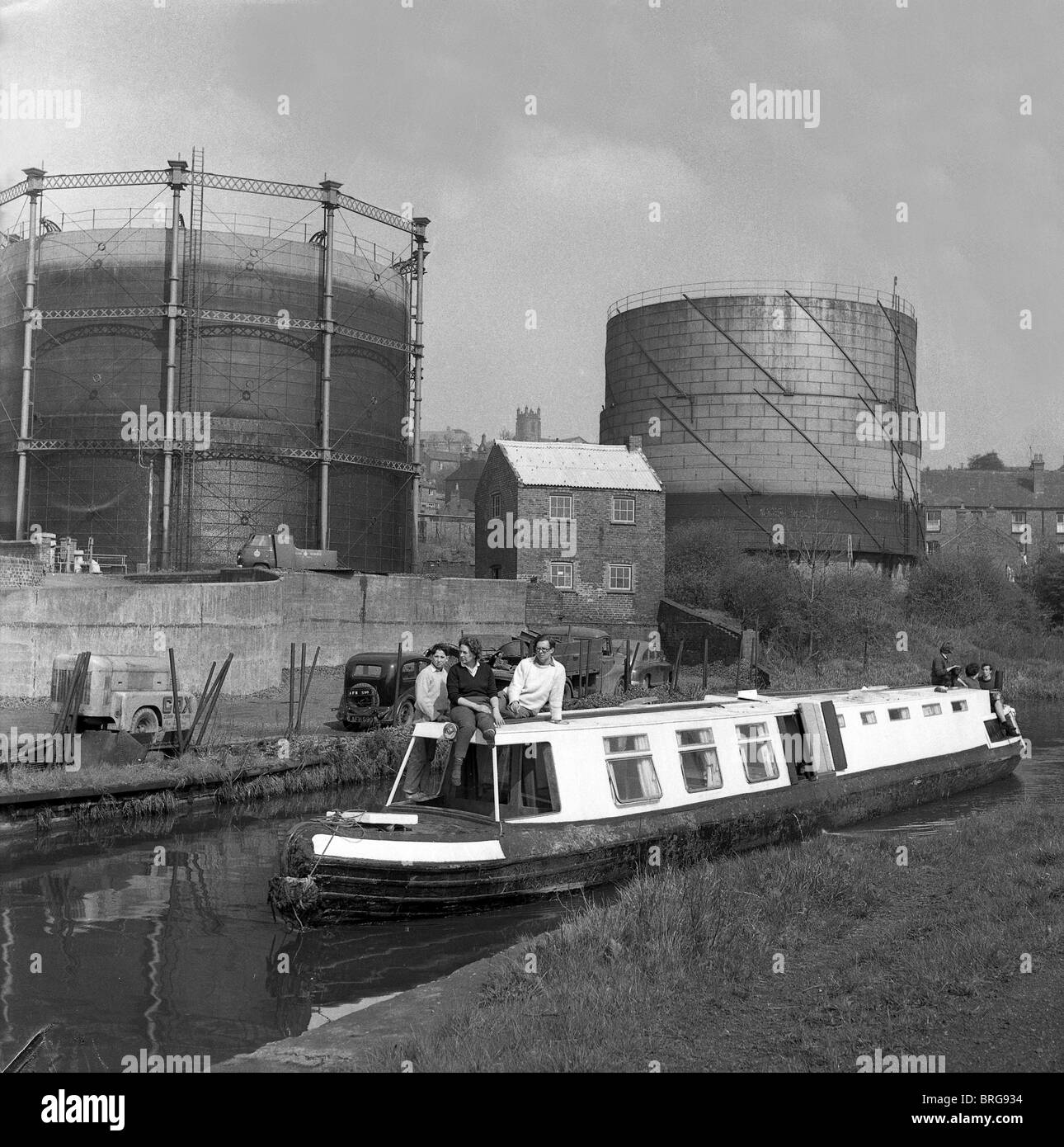 Robert Aickman on Narrowboat cruising along the Stourbridge Canal Brierley Hill 12/4/1961 Stock Photo