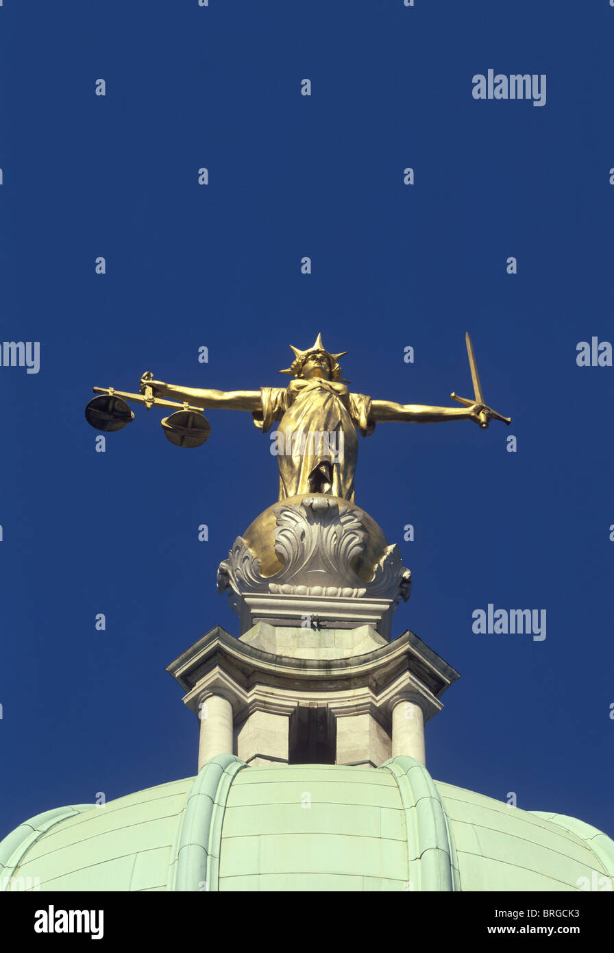 Scales of Justice, Old Bailey, London, England Stock Photo Alamy