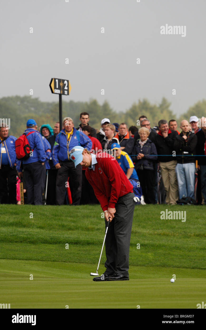 American Golfer, Hunter Mahan, Putting on the first practice day of the 2010 Ryder Cup, Celtic Manor, Newport, Wales Stock Photo
