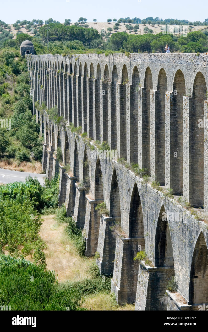 Pegões monumental aqueduct in Tomar. Row of arches Stock Photo Alamy
