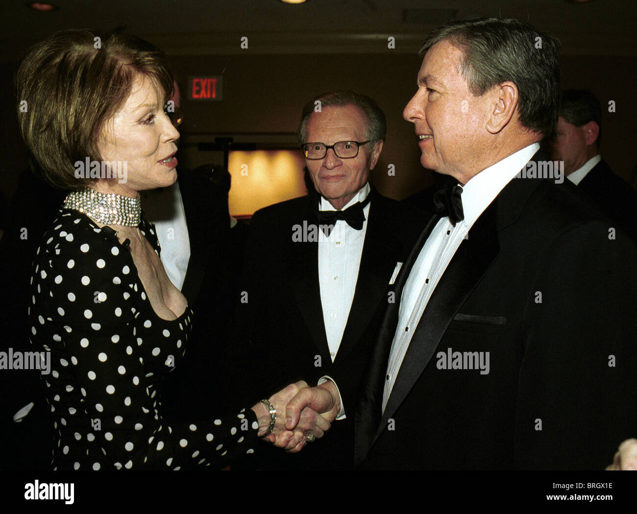 Mary Tyler Moore greets Attorney General John Ashcroft in front of