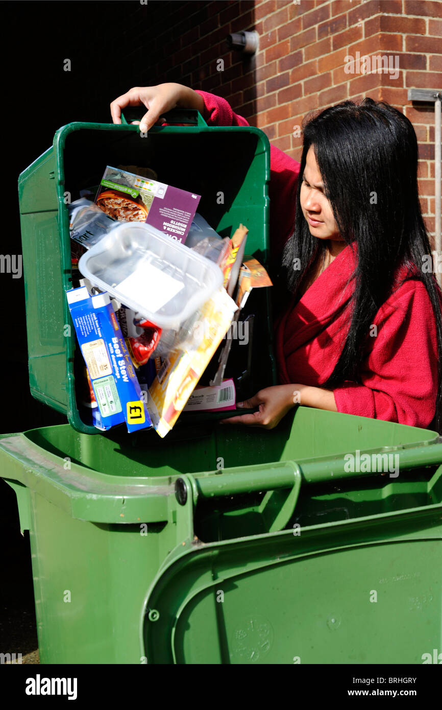 Emptying trash hires stock photography and images Alamy