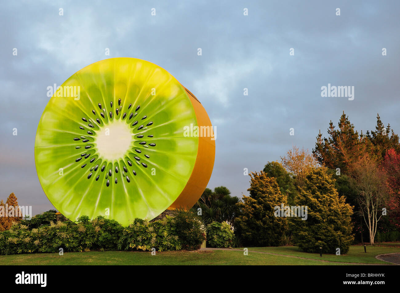 Giant sculpture new zealand hires stock photography and images Alamy
