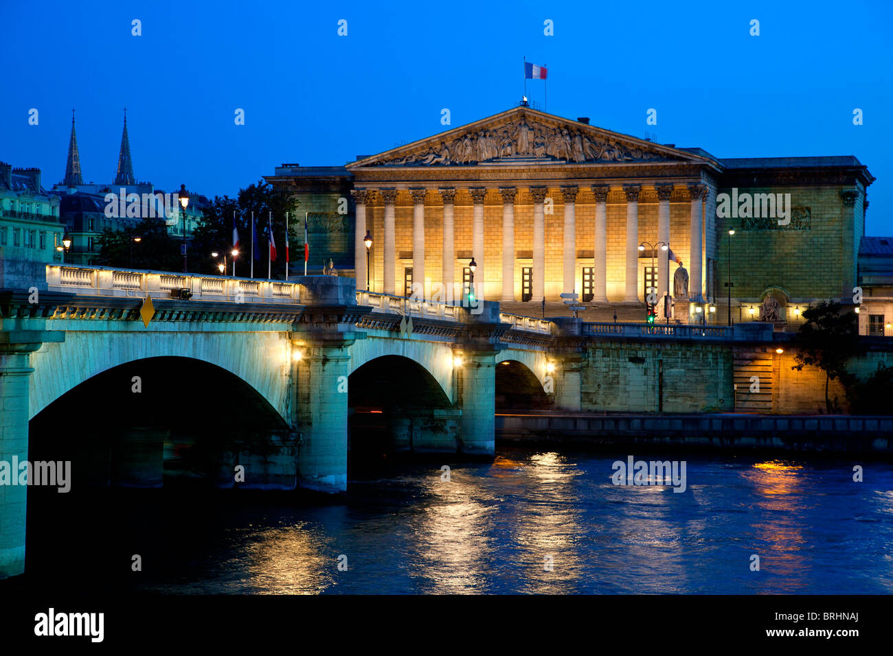 Paris, Palais Bourbon, headquarters for the Assemblee Nationale (French national Assembly) and Pont de la Concorde Stock Photo