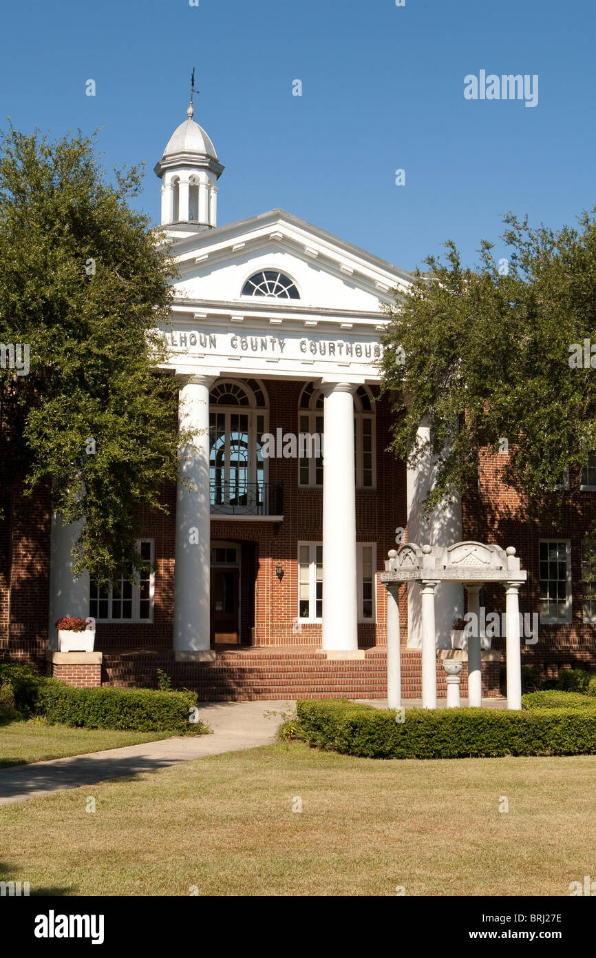 The Calhoun County Courthouse in the town of St. Mathews, SC, USA Stock