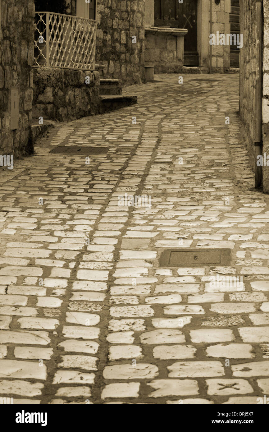 Cobblestone walls hi-res stock photography and images - Alamy