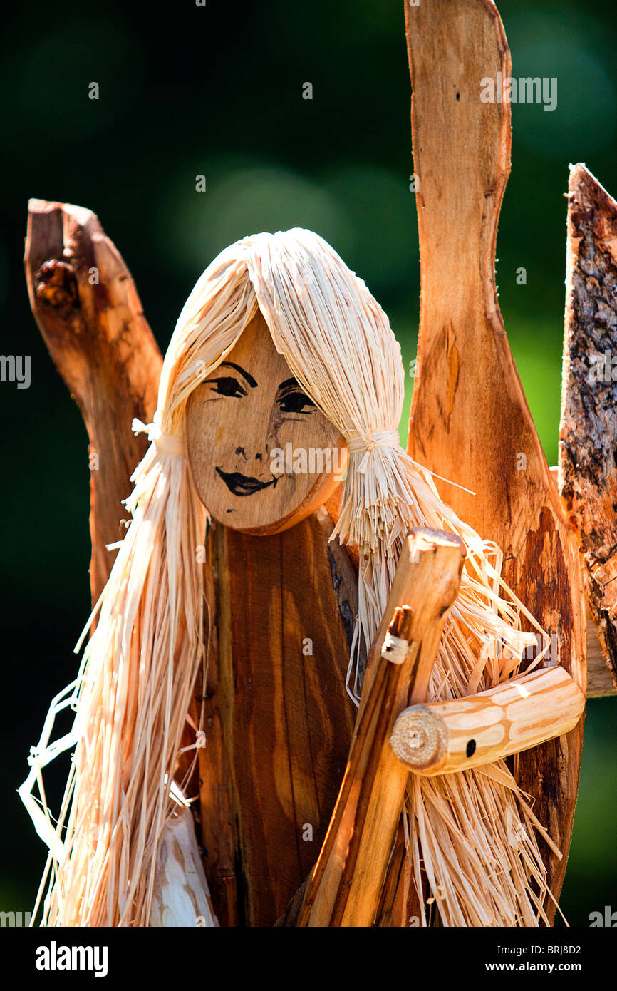 Tribal wood carvings hi-res stock photography and images - Alamy