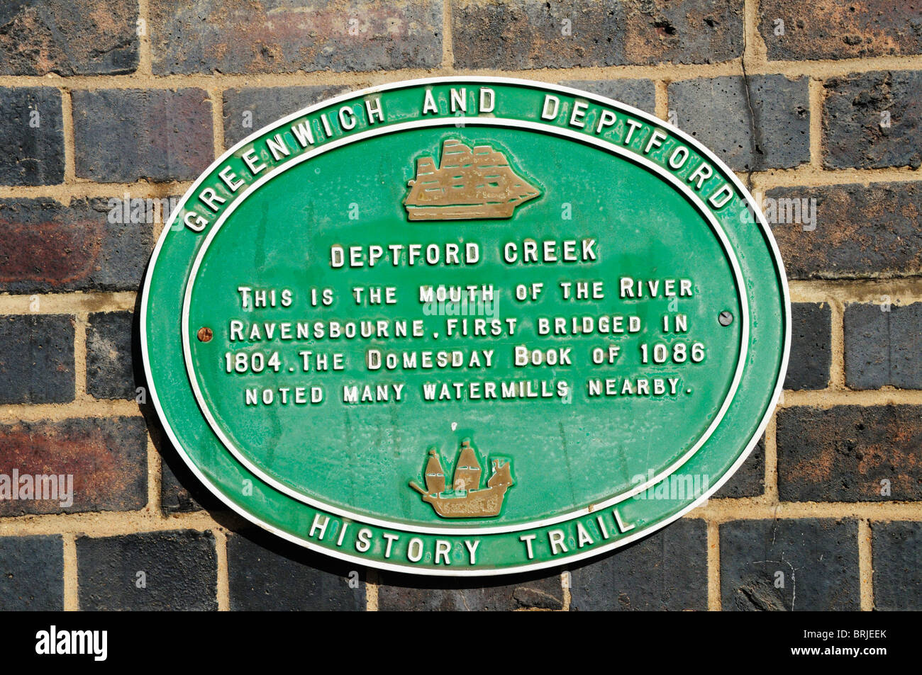 plaque-at-deptford-creek-commemorating-the-bridging-of-the-river