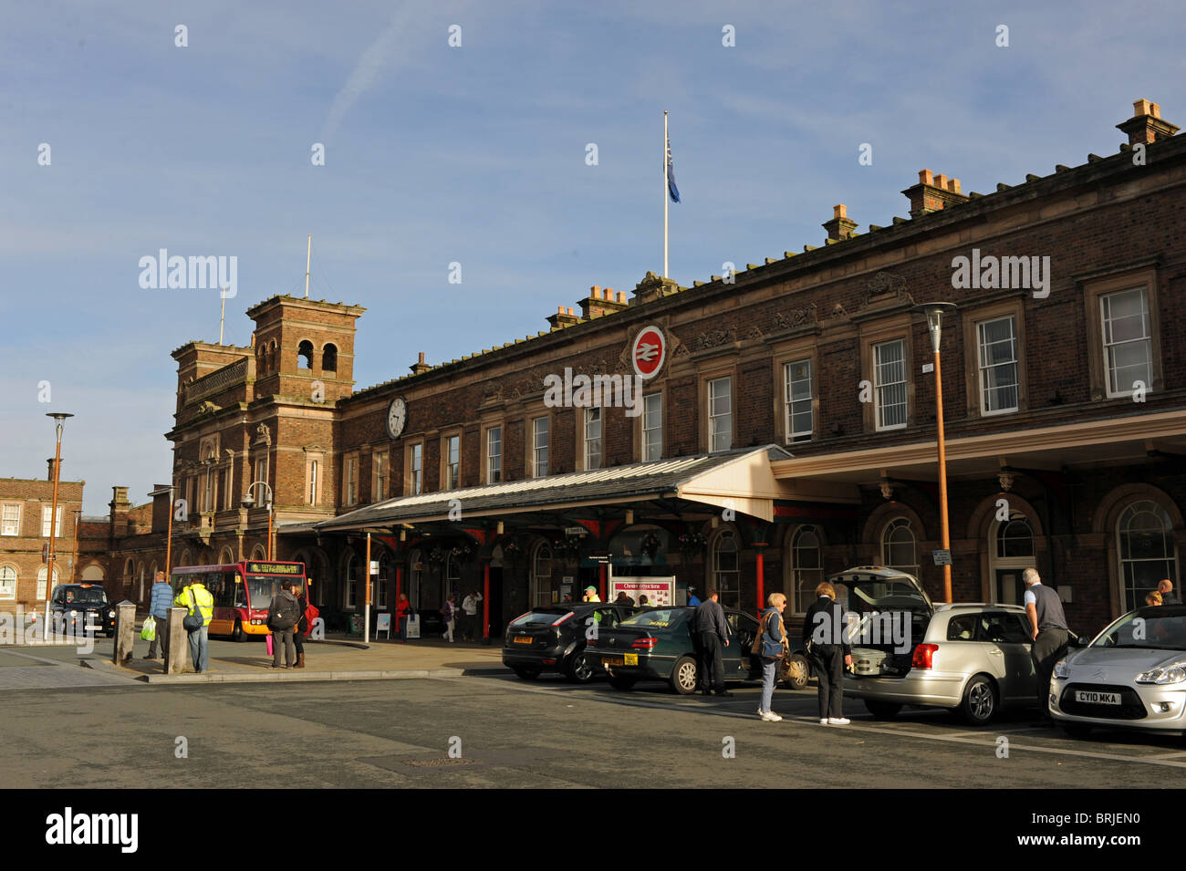Chester railway station hires stock photography and images Alamy