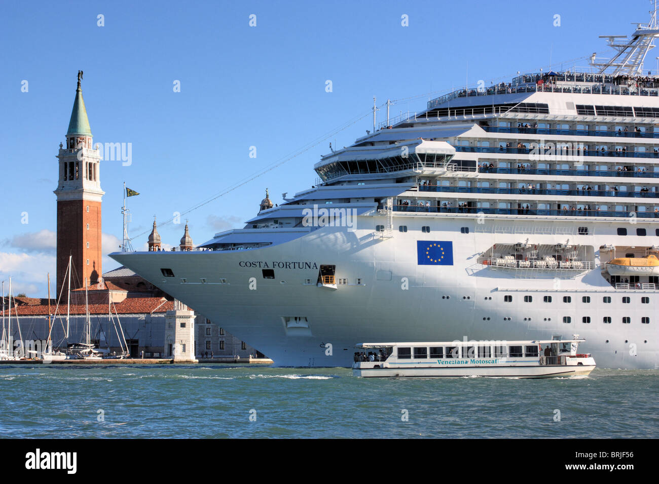 Free Images : ship, crowd, plaza, bazaar, market, marketplace, cruise, hdr,  costa, sns, fortuna, lobby, retail, shopping mall 3971x2233 - - 150742 -  Free stock photos - PxHere