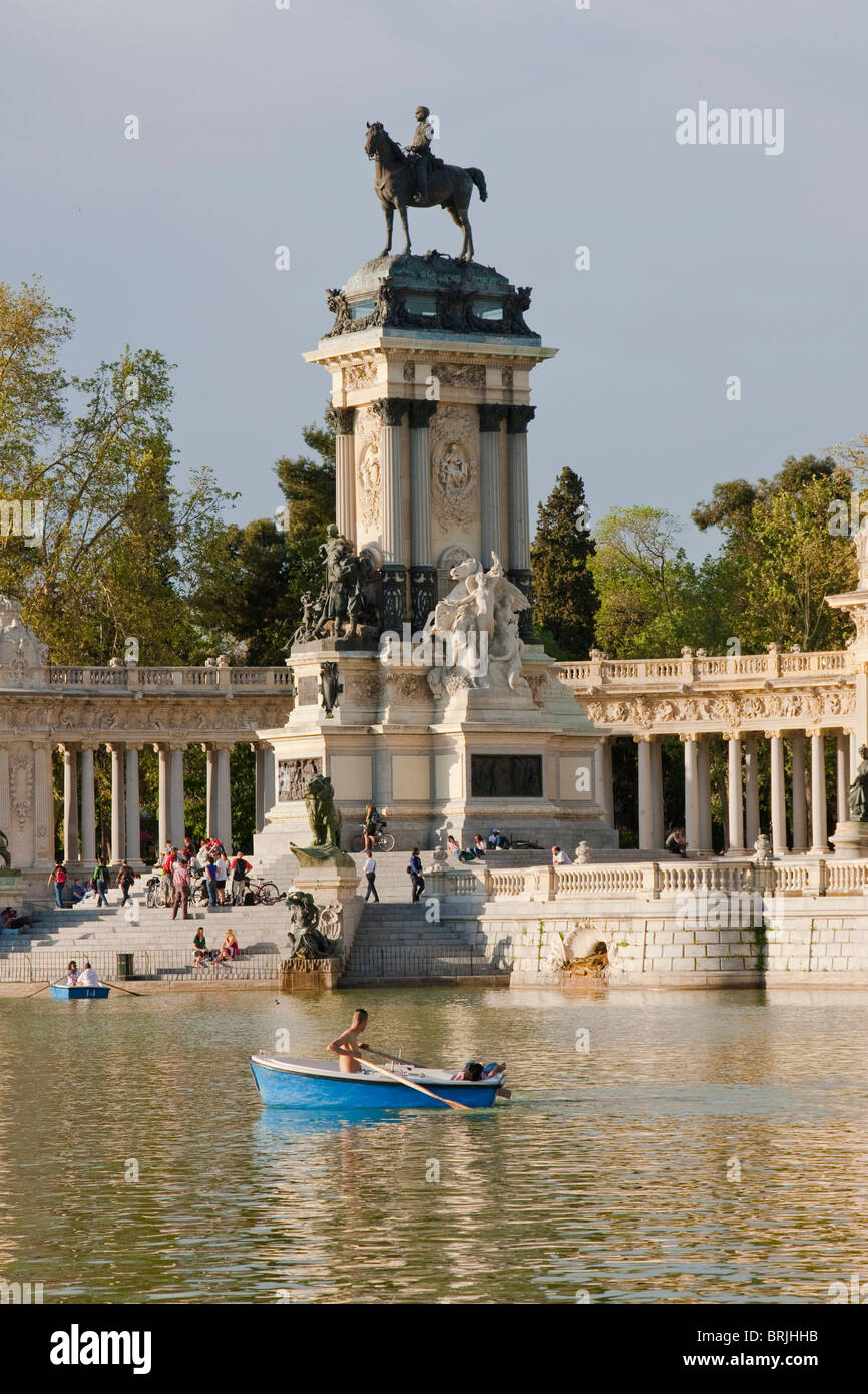 people relaxing on the boating lake in parque del retiro in madrid, spain Stock Photo