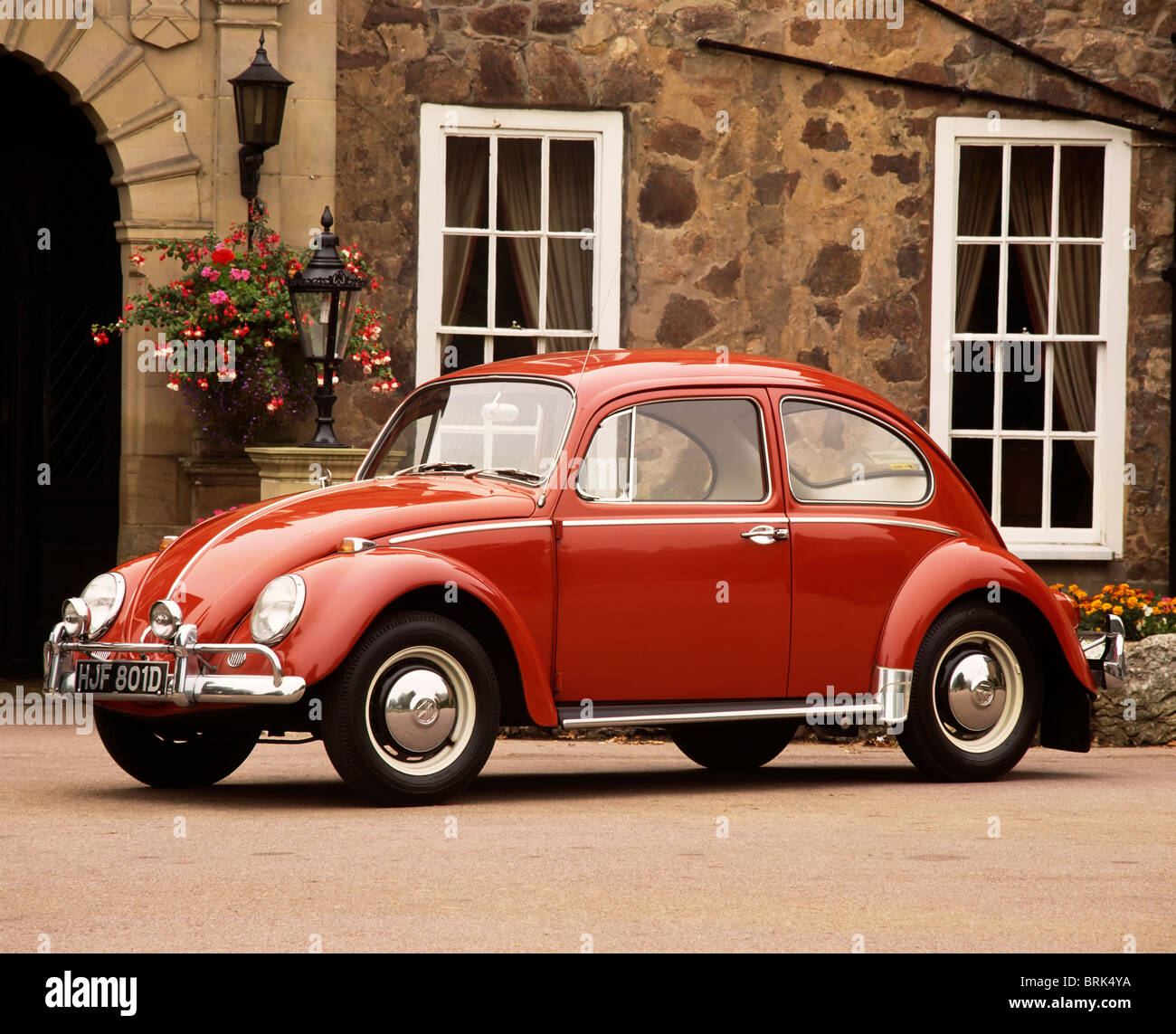 1965 Volkswagen Beetle 1300 parked outside hotel Stock Photo