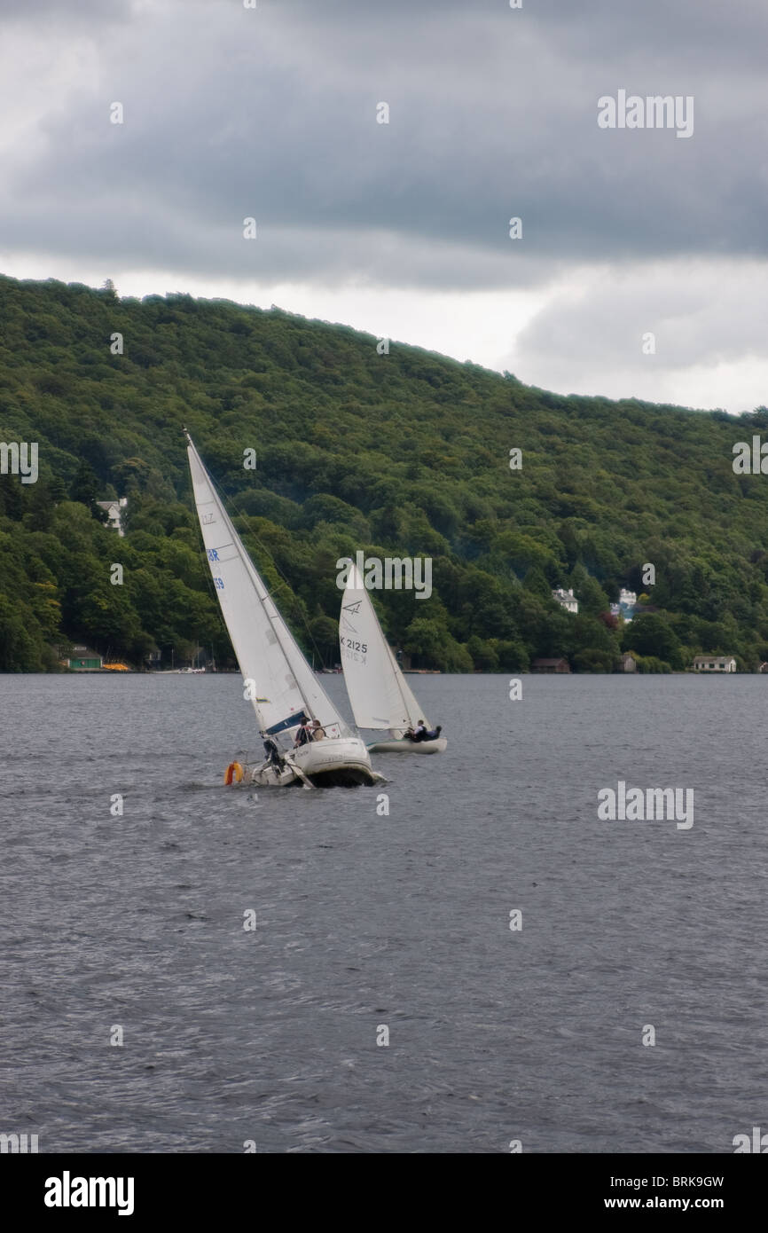 Sailing lake district hires stock photography and images Alamy