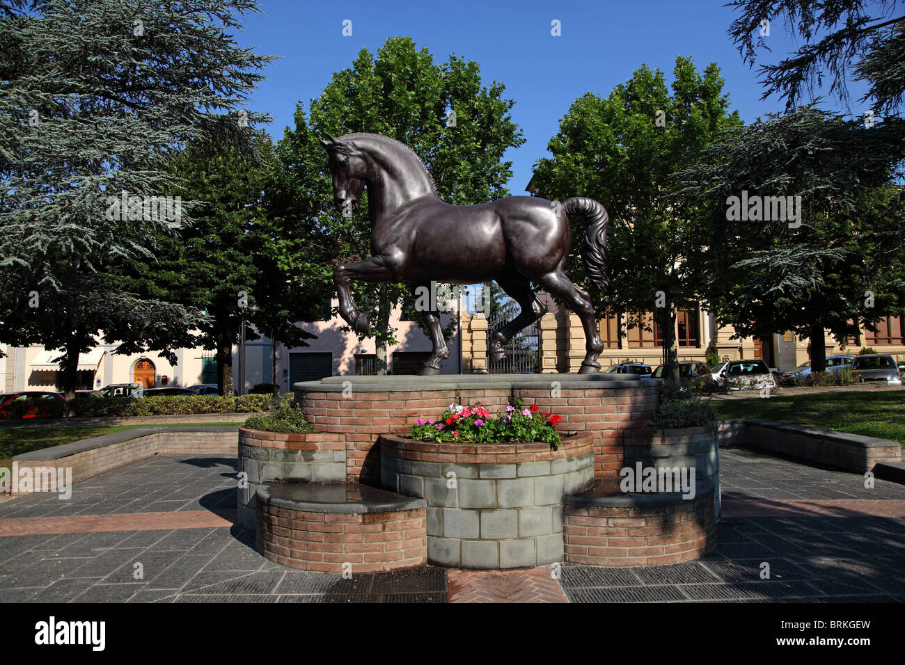 Replica bronze horse statue designed by Leonardo Da Vinci in main