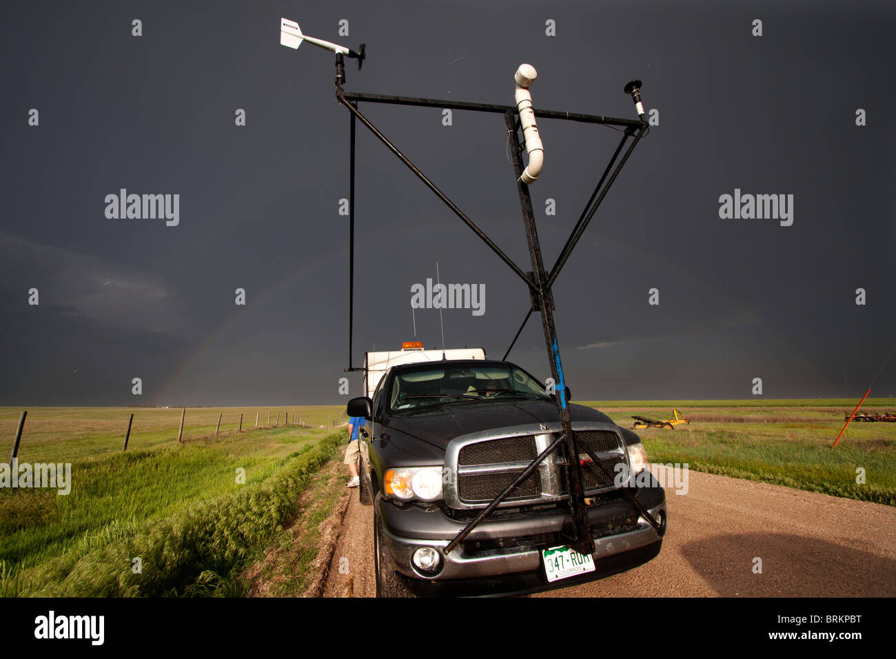 Tornado chasers' truck shoots Imax from inside storms (photos) - CNET