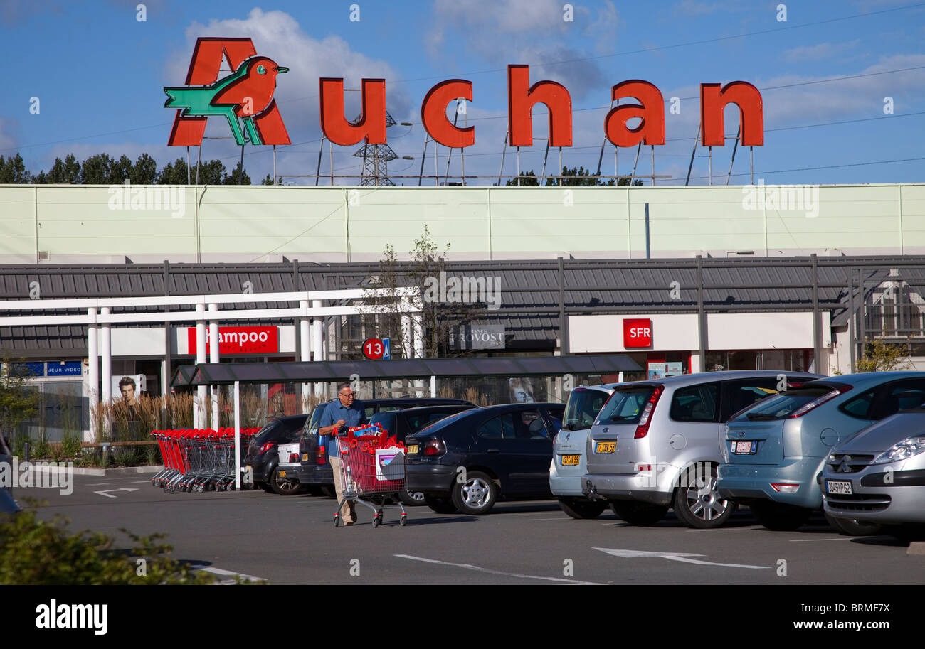 Supermarket france hi-res stock photography and images - Alamy