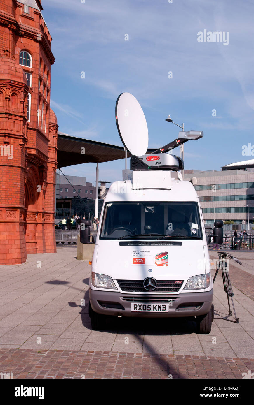 BBC outside broadcast unit at the Cardiff National Assembly Stock Photo