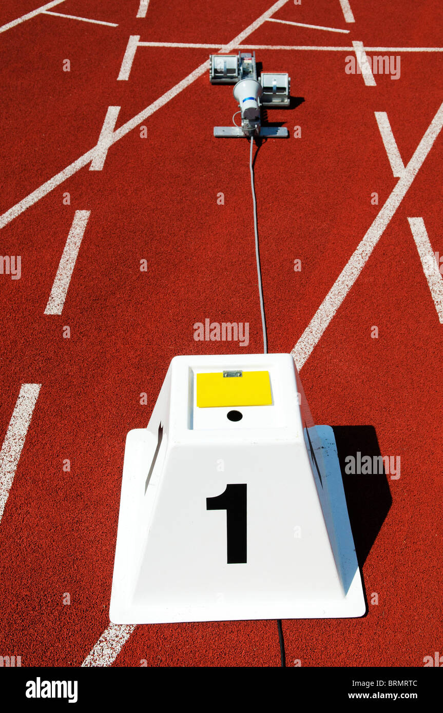 Starting blocks hi-res stock photography and images - Alamy