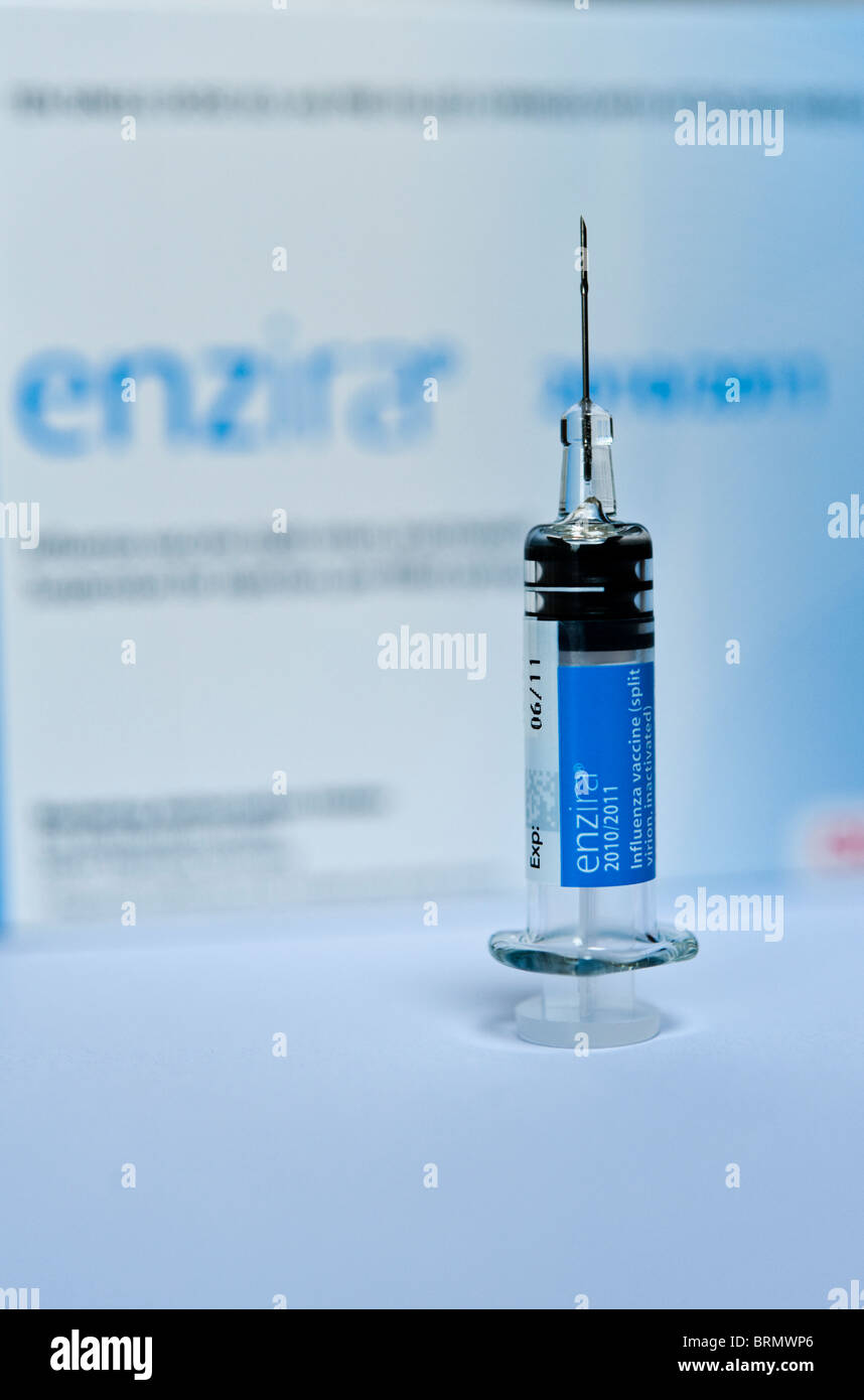 Flu Vaccine 2010-11 season. Enzira combined vaccination showing syringe and drug packet Stock Photo