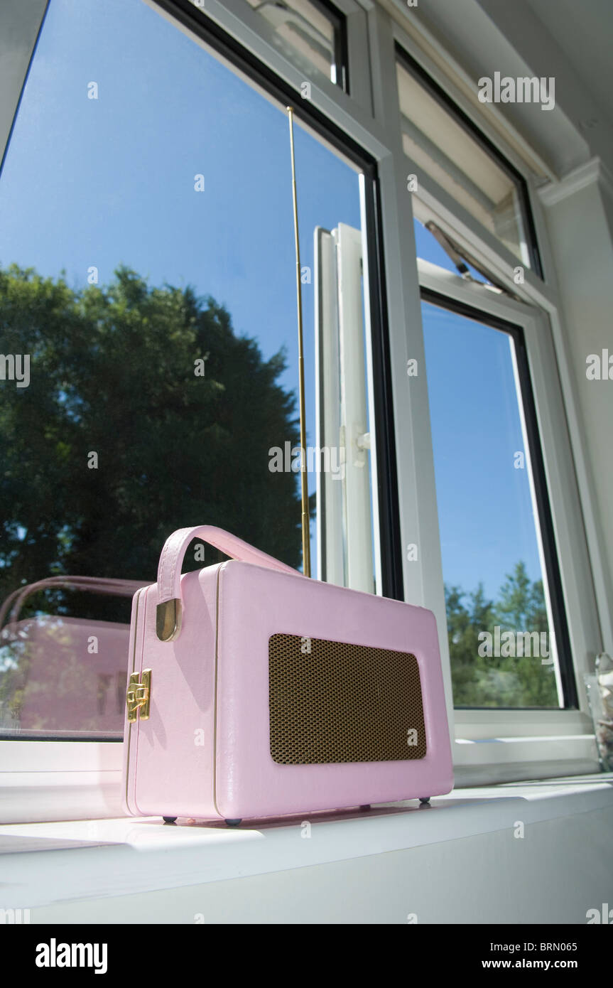 Retro radio pink hires stock photography and images Alamy