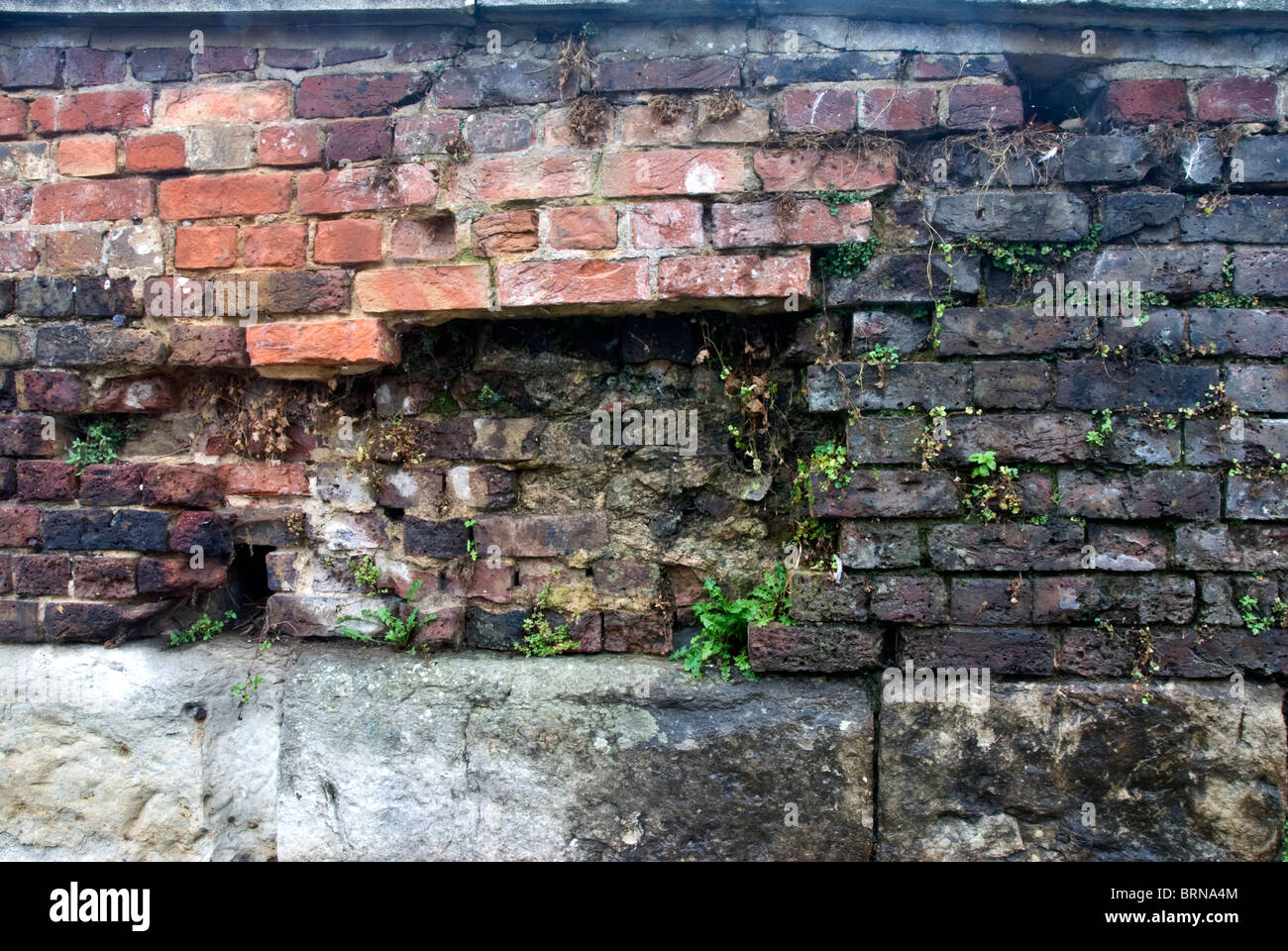 Crumbling Wall Stock Photos & Crumbling Wall Stock Images Alamy