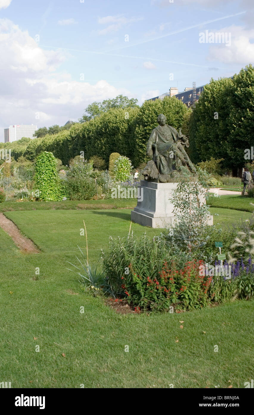 Statue of Leclerc de Buffon by Jean Carlus, Jardins de Plantes, Paris ...