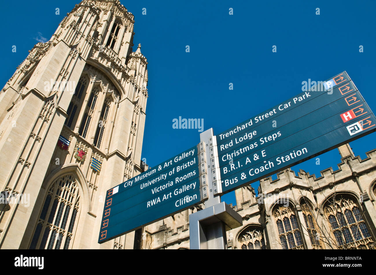 dh English University of Bristol CLIFTON BRISTOL ENGLAND Signpost Wills Memorial Building Gothic tower tourist information post sign uk Stock Photo